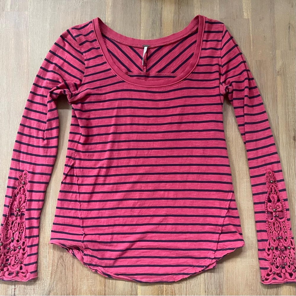 Vintage Y2K Free People Red and Black Striped Long Sleeve Henley with Lace Cuffs